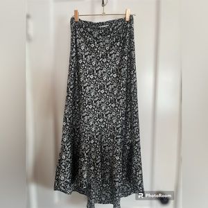 Abercrombie & Fitch Midi Skirt - Small
